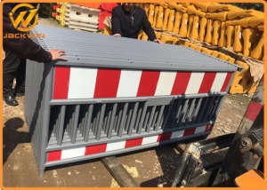 Temporary Road Traffic Plastic Safety Barrier Fence for Road Construction